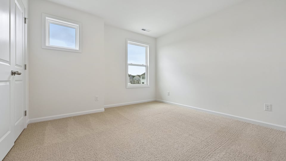 bedroom with carpet flooring