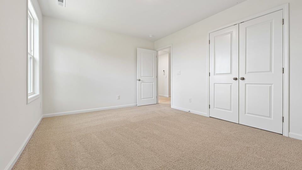 bedroom with carpet flooring