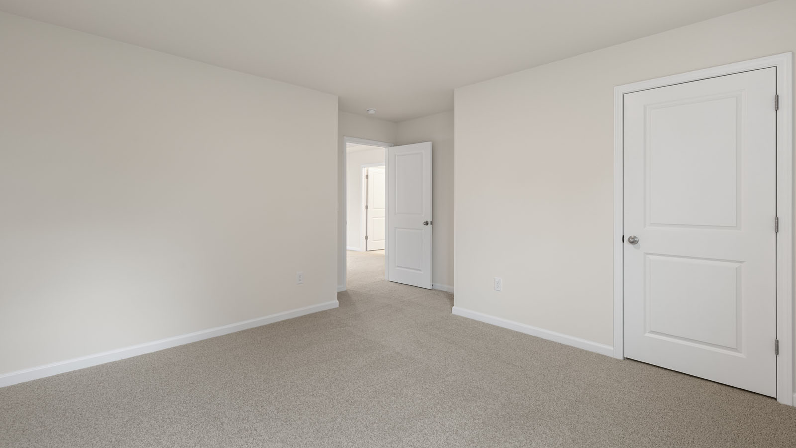 bedroom with carpet flooring