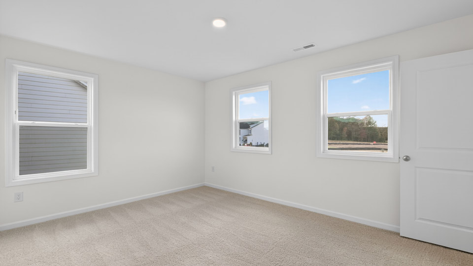 bedroom with carpet flooring