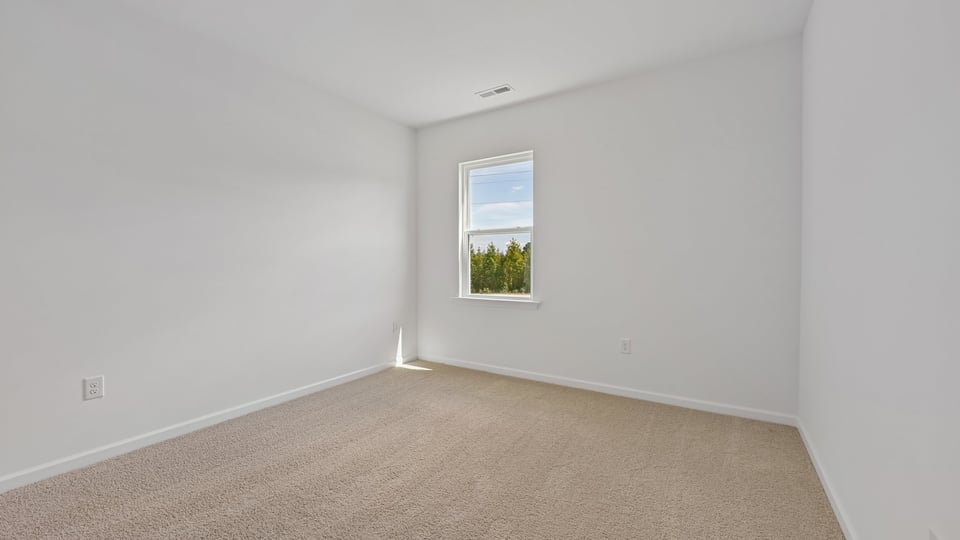 bedroom with carpet flooring