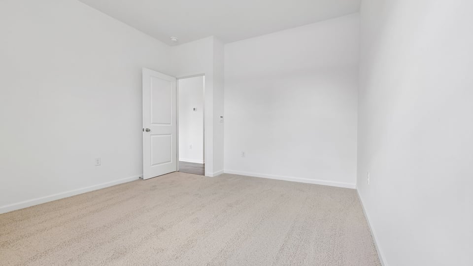 bedroom with carpet flooring