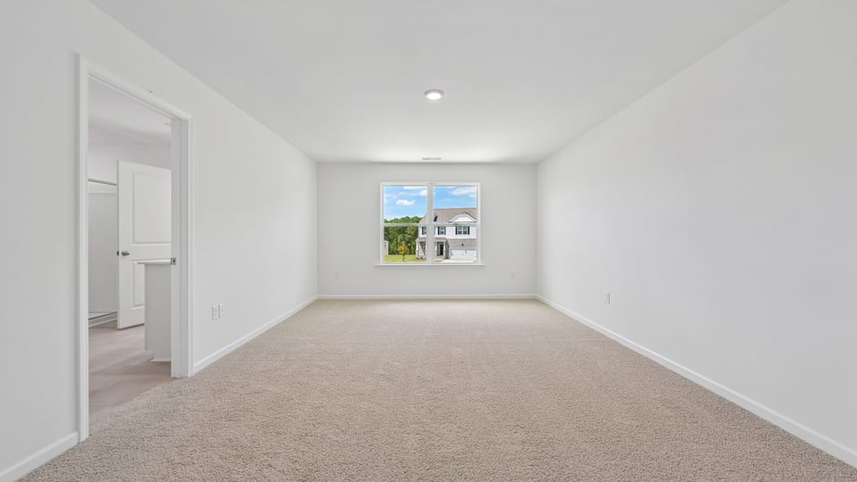 bedroom with carpet flooring