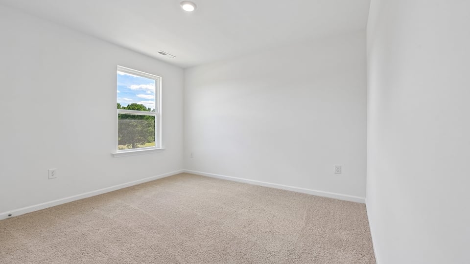 bedroom with carpet flooring