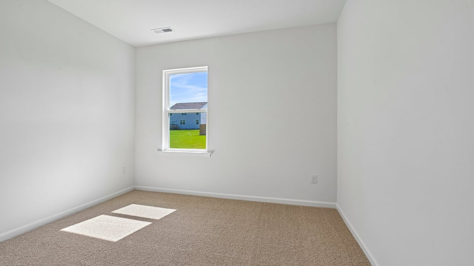 bedroom with carpet flooring