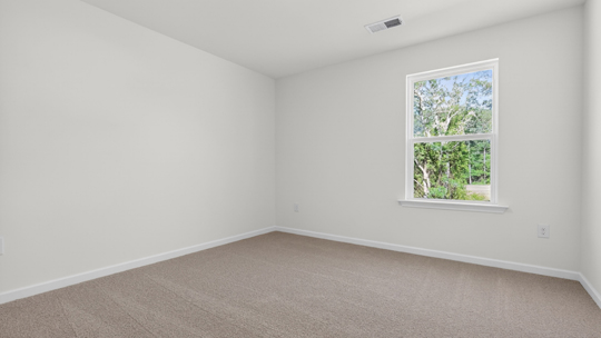 bedroom with carpet flooring