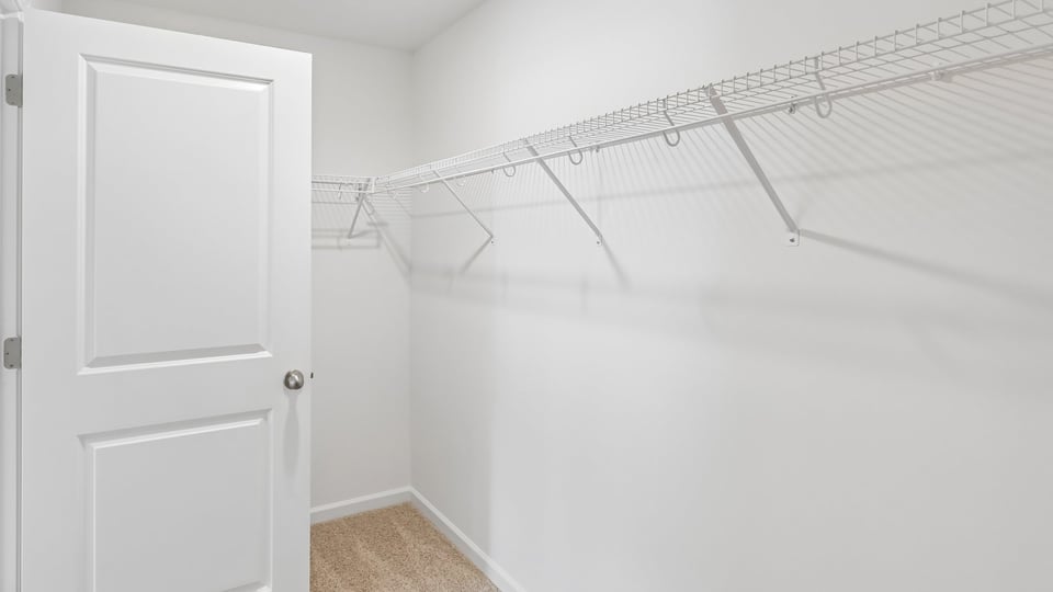 walkin closet with wire shelving