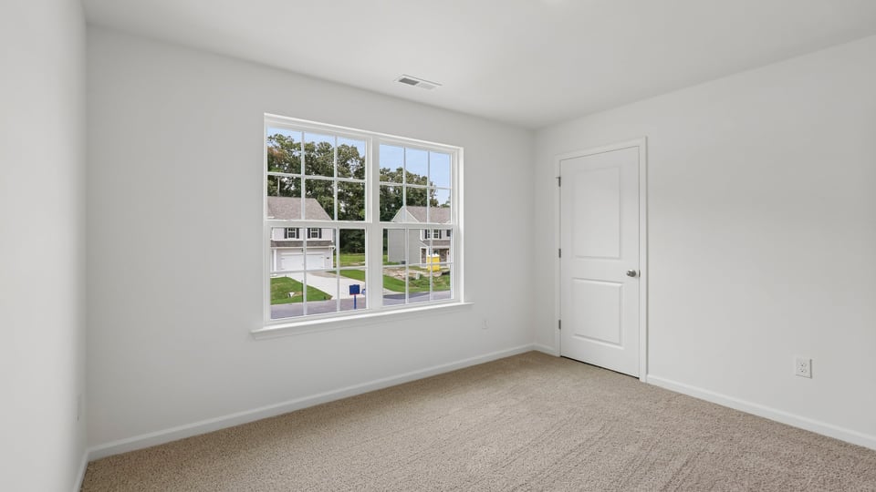 bedroom with carpet flooring