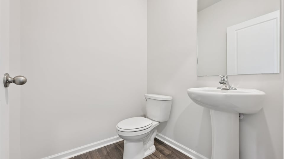 powder room with pedestal sink