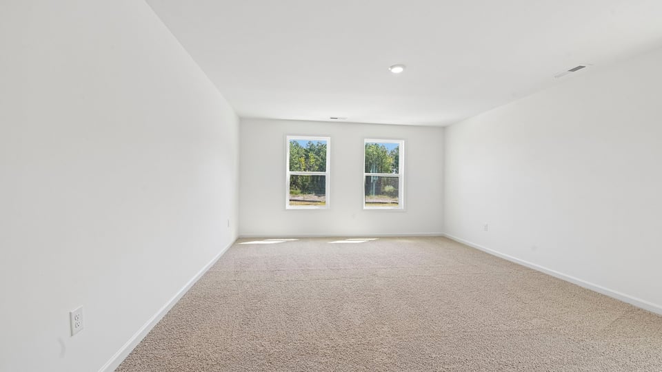 bedroom with carpet flooring