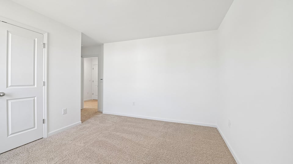 bedroom with carpet flooring