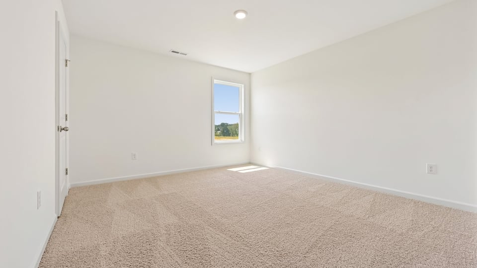 bedroom with carpet flooring