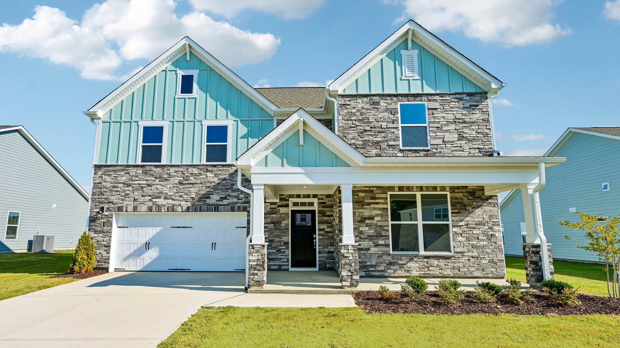 390 Delmoor Drive exterior