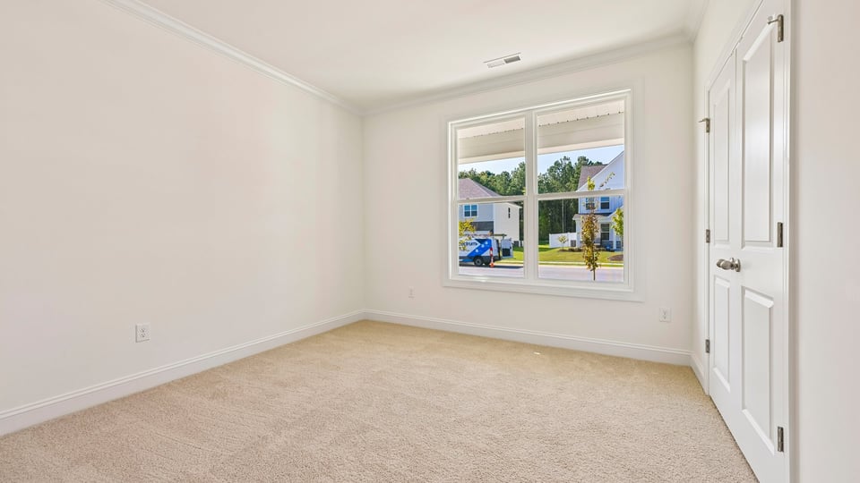 bedroom with carpet flooring