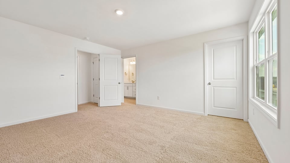 bedroom with carpet flooring