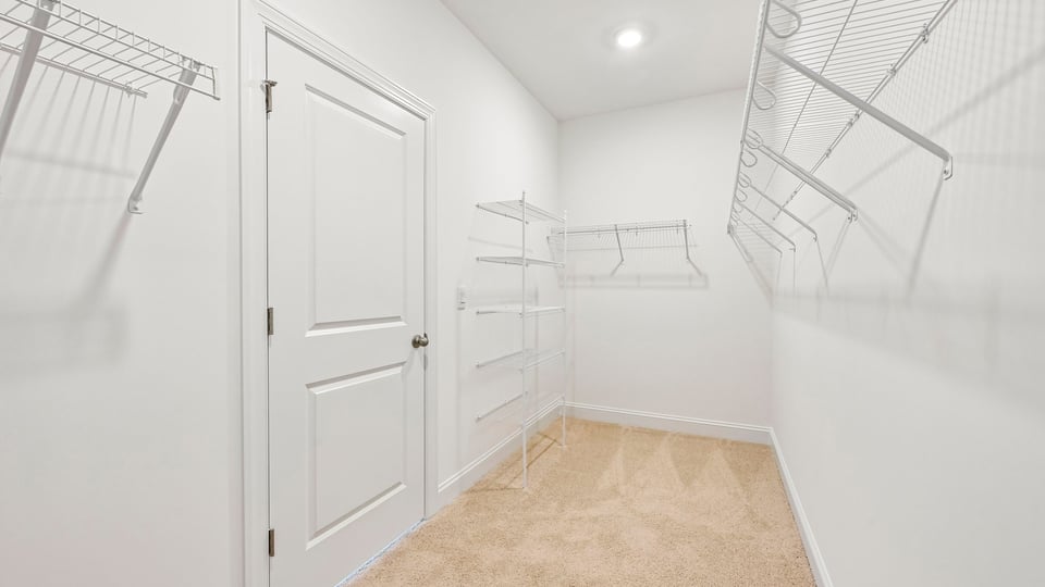 walkin closet with wire shelving