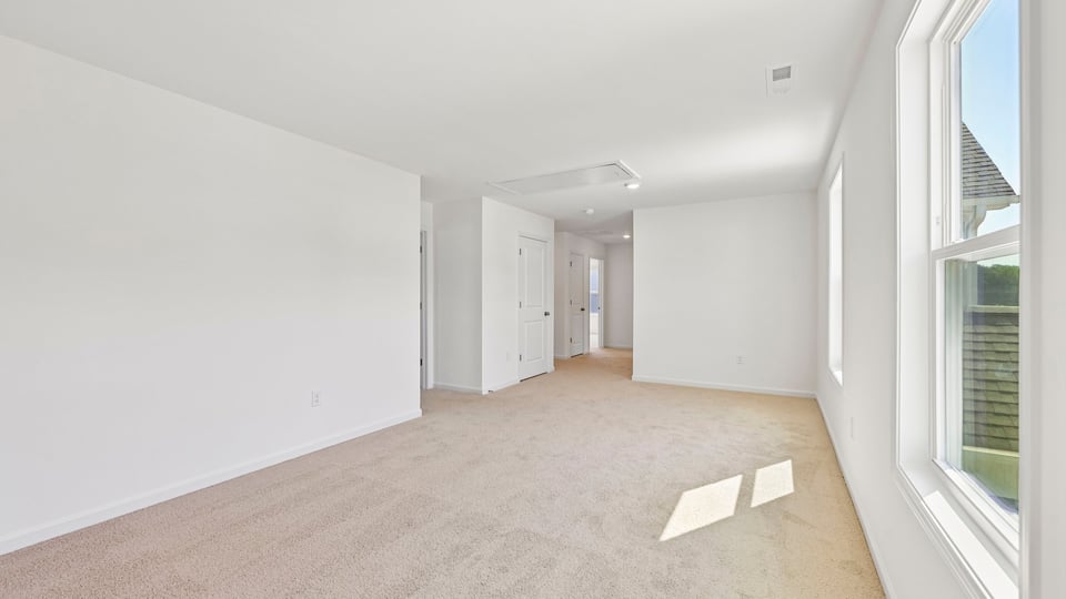 bedroom with carpet flooring