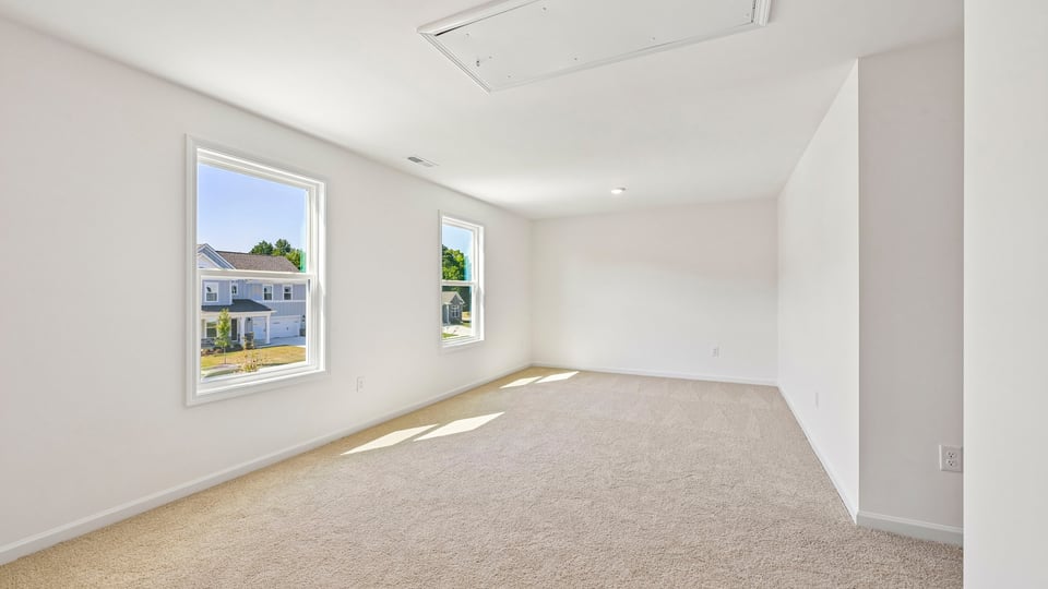 bedroom with carpet flooring
