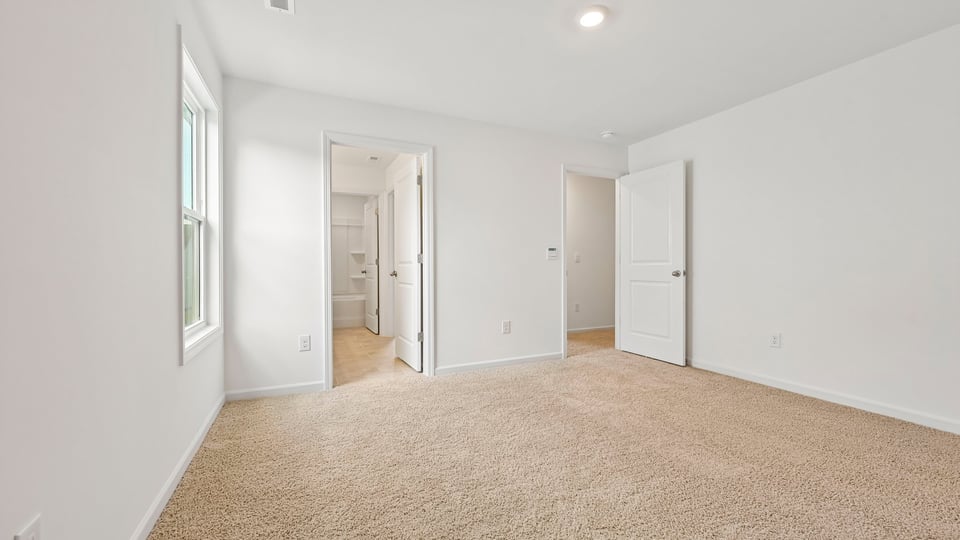 bedroom with carpet flooring