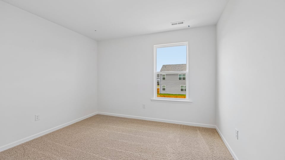 bedroom with carpet flooring