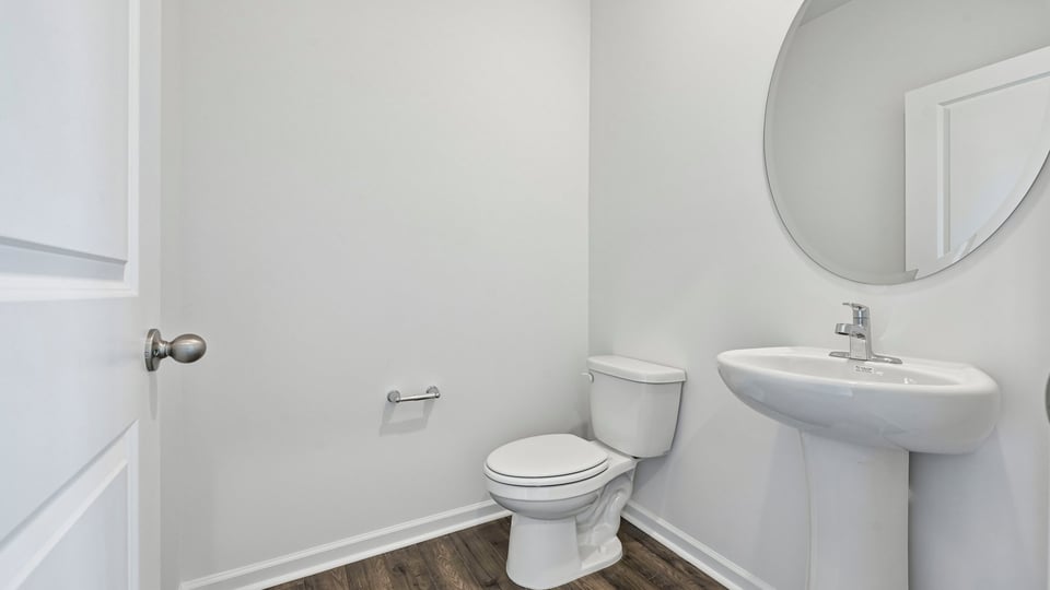 powder room with pedestal sink