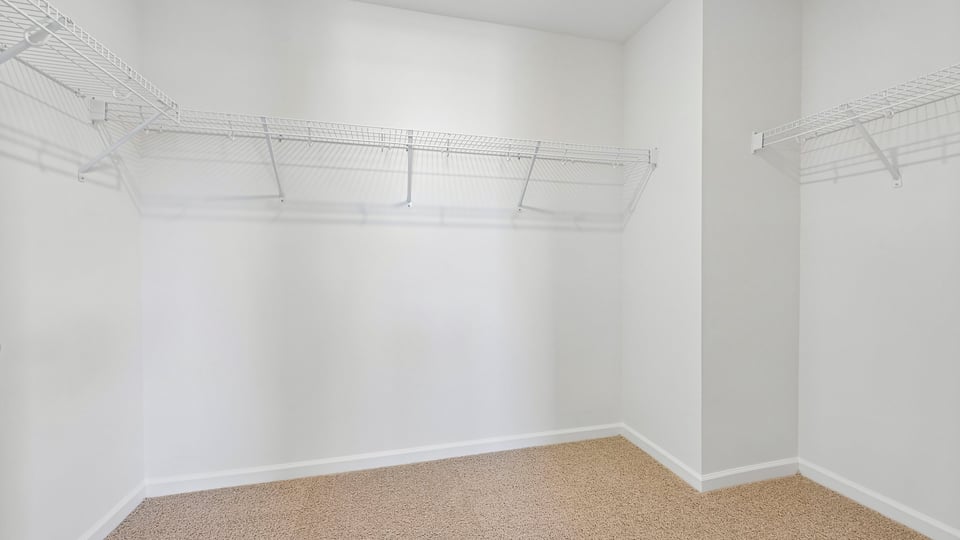 walkin closet with wire shelving