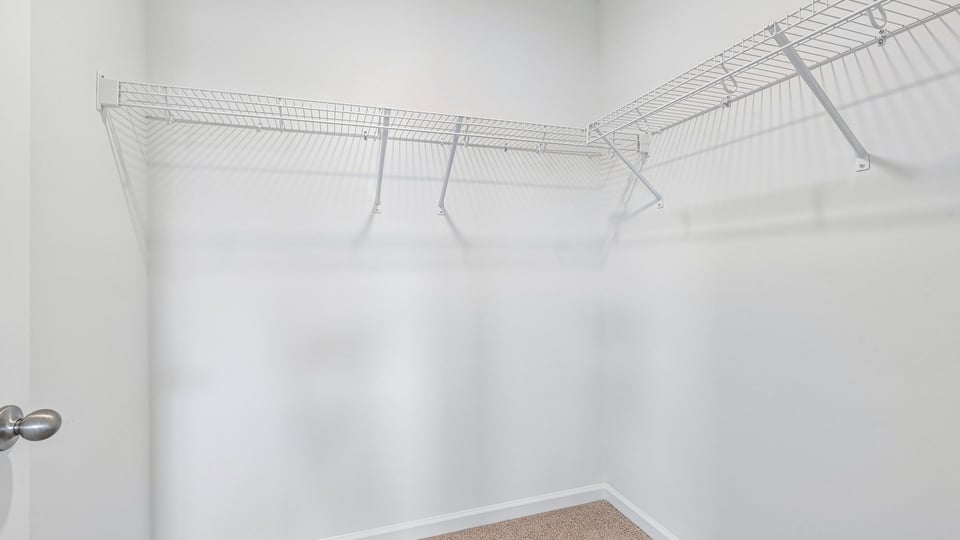 walkin closet with wire shelving