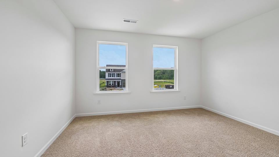 bedroom with carpet flooring