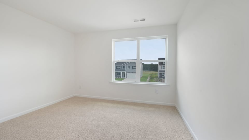 bedroom with carpet flooring