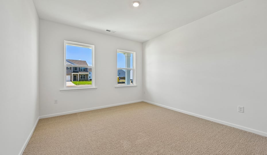 bedroom with carpet flooring