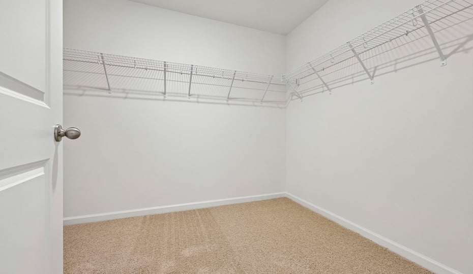 walkin closet with wire shelving