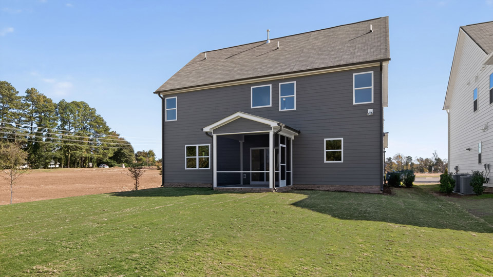 * Photos are not of actual home or interior features and are representative of floor plan only. *