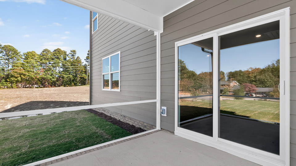 * Photos are not of actual home or interior features and are representative of floor plan only. *