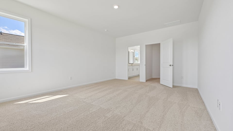 bedroom with carpet flooring