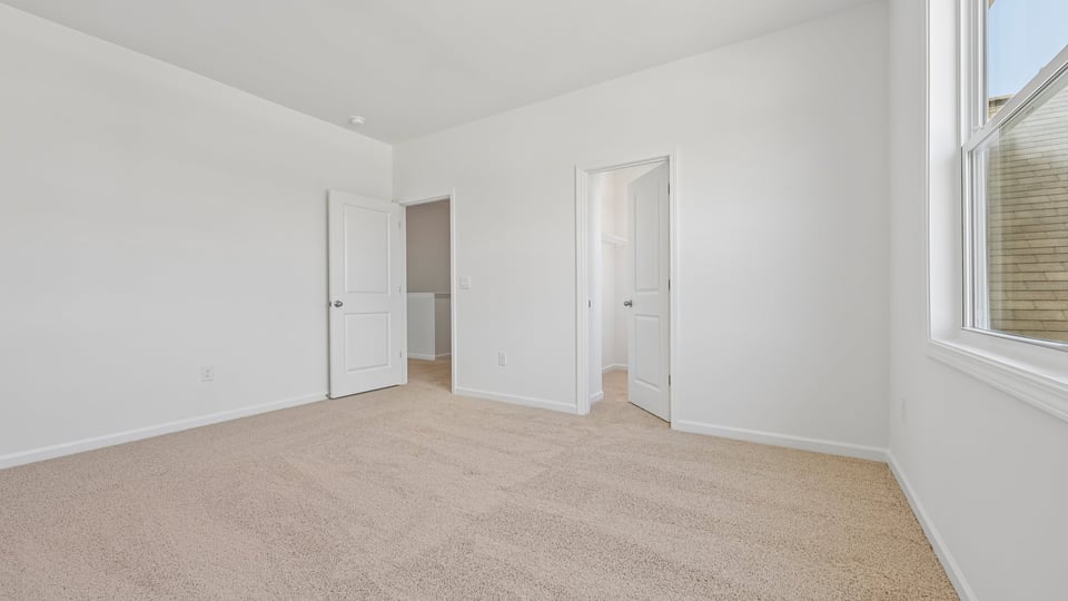 bedroom with carpet flooring