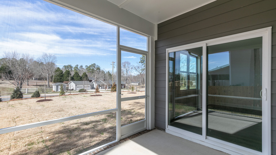 * Photos are not of actual home or interior features and are representative of floor plan only. *