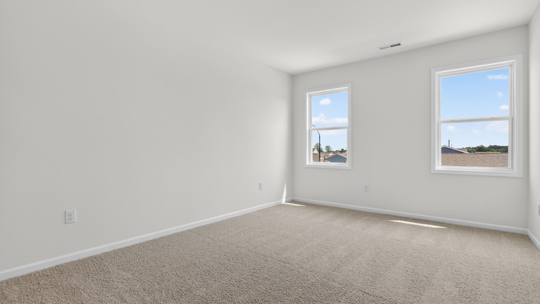 bedroom with carpet flooring