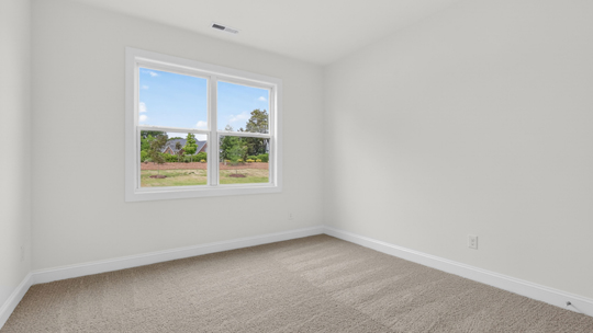 bedroom with carpet flooring
