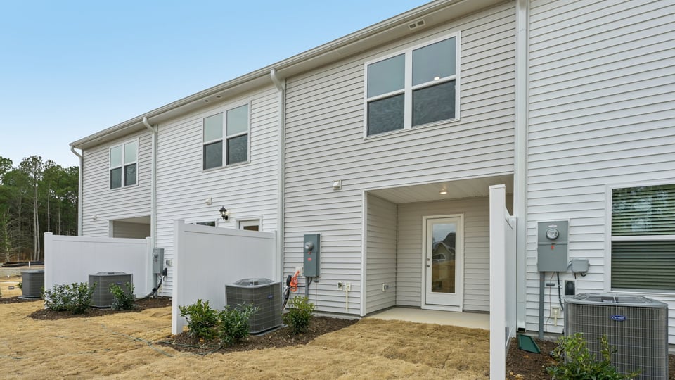 * Photos are not of actual home or interior features and are representative of floor plan only. *