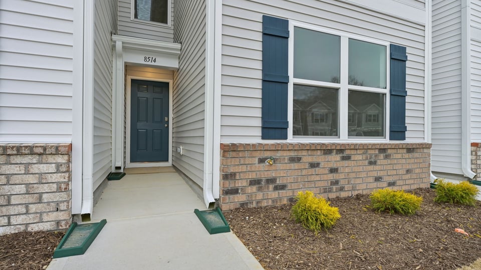 * Photos are not of actual home or interior features and are representative of floor plan only. *