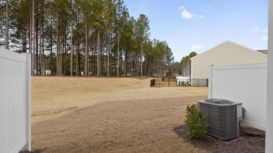 * Photos are not of actual home or interior features and are representative of floor plan only. *