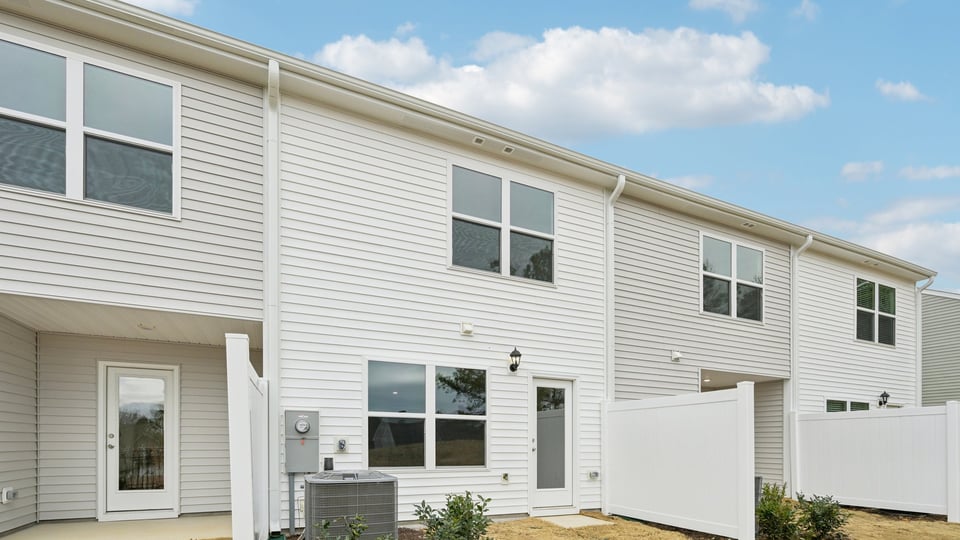 * Photos are not of actual home or interior features and are representative of floor plan only. *