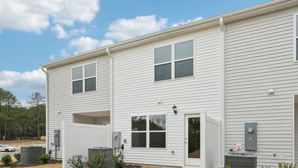 * Photos are not of actual home or interior features and are representative of floor plan only. *