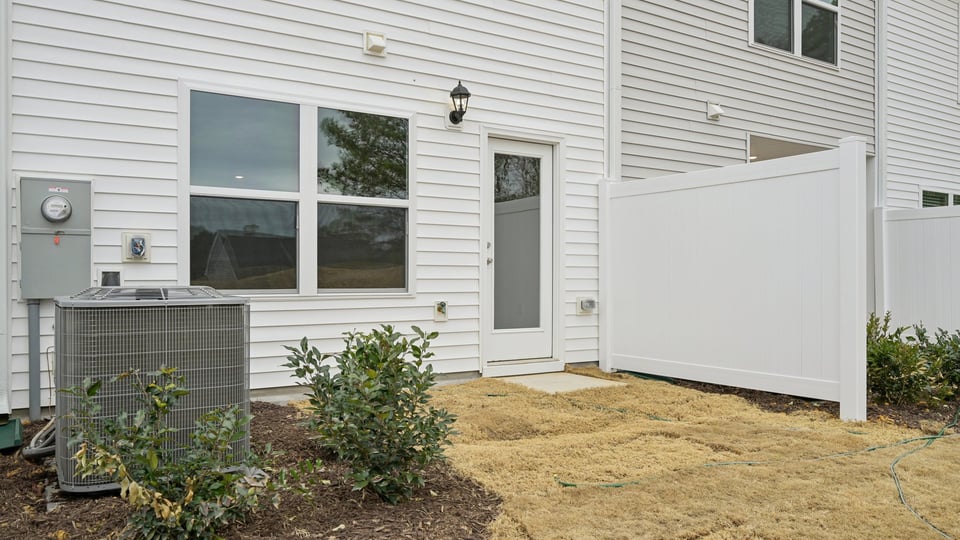 * Photos are not of actual home or interior features and are representative of floor plan only. *