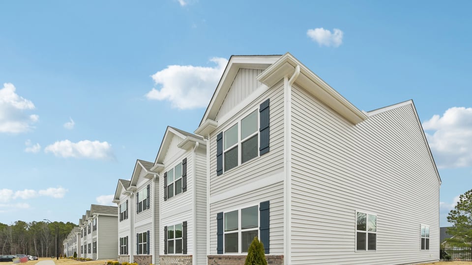 * Photos are not of actual home or interior features and are representative of floor plan only. *