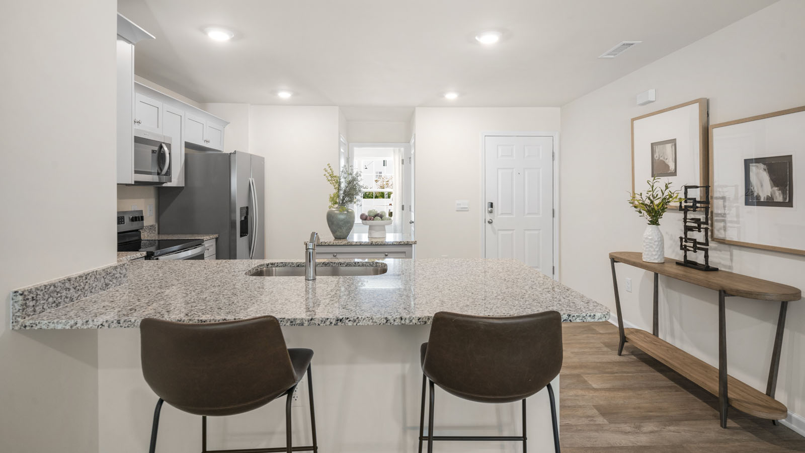Kitchen with quartz counters