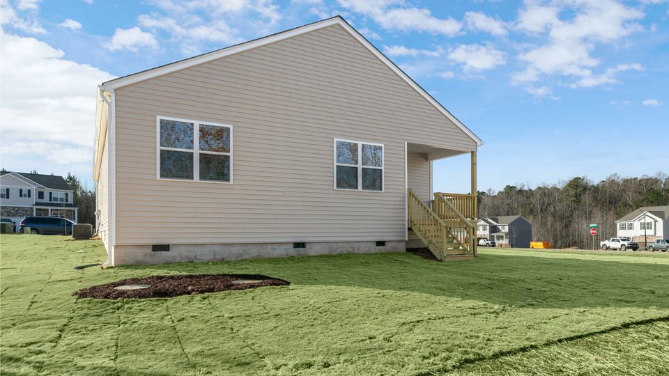 * Photos are not of actual home or interior features and are representative of floor plan only. *