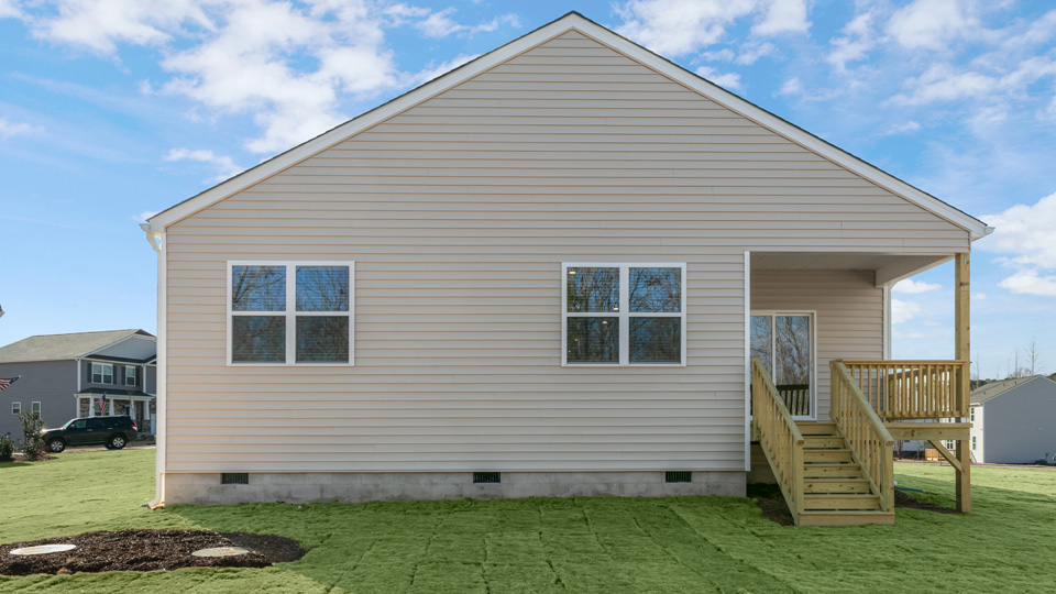 * Photos are not of actual home or interior features and are representative of floor plan only. *