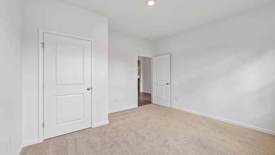 bedroom with carpet flooring