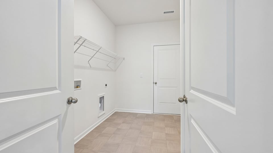 laundry room with washer and dryer hookups